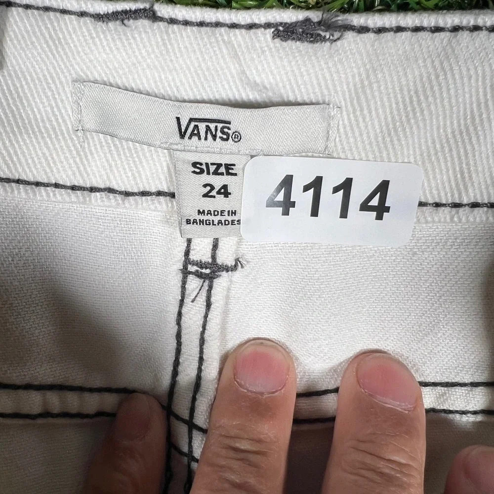 Vans Jennifer Shorts White Denim Contrast Stitch High Waist Raw Hem Size 24 NEW